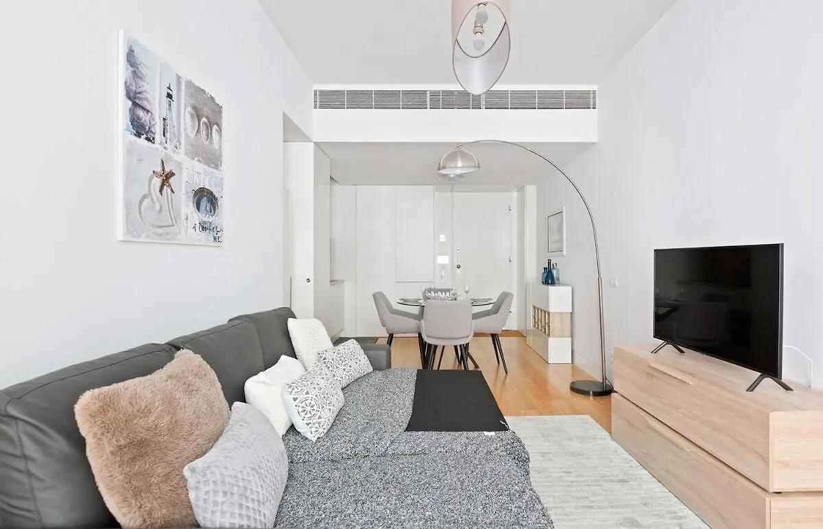 Spacious 1 Bedroom Apartment Near Baixa Lissabon Portugal